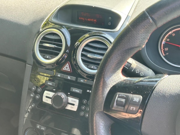 Used Vauxhall Corsa 2012 for sale - 75426799: Photo 11
