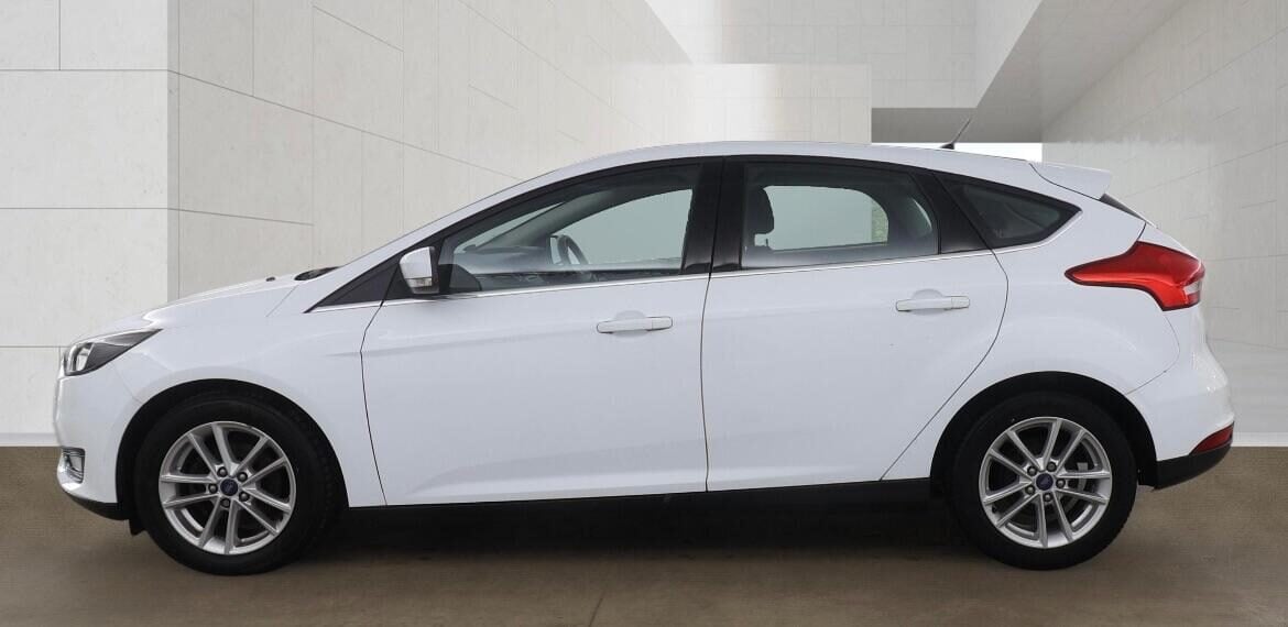 Used Ford Focus 2015 for sale - 78210140: Photo 3