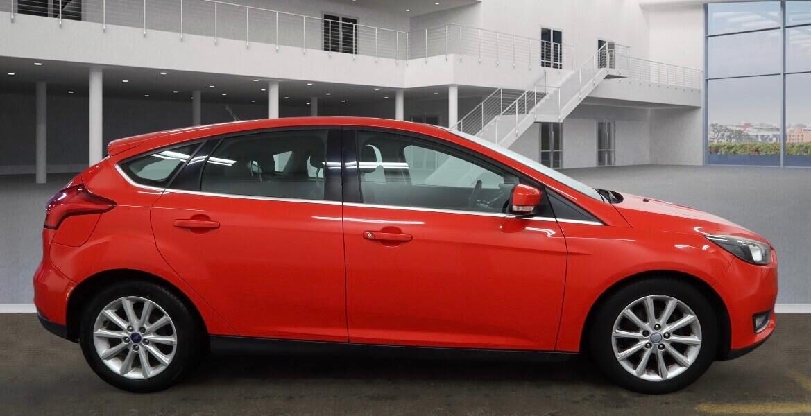 Used Ford Focus 2015 for sale - 77037187: Photo 2