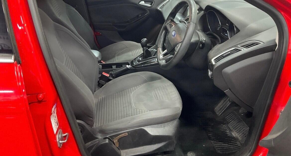 Used Ford Focus 2015 for sale - 77037187: Photo 5