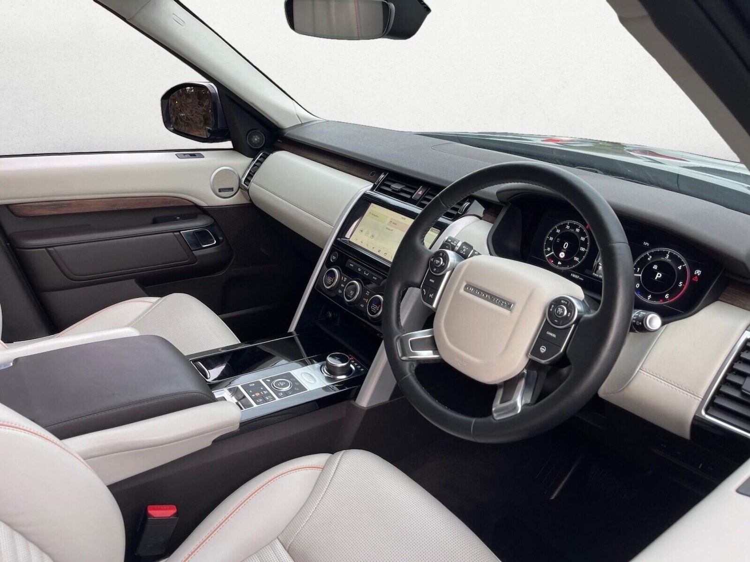 Used Land Rover Discovery 2018 for sale - 76392370: Photo 11