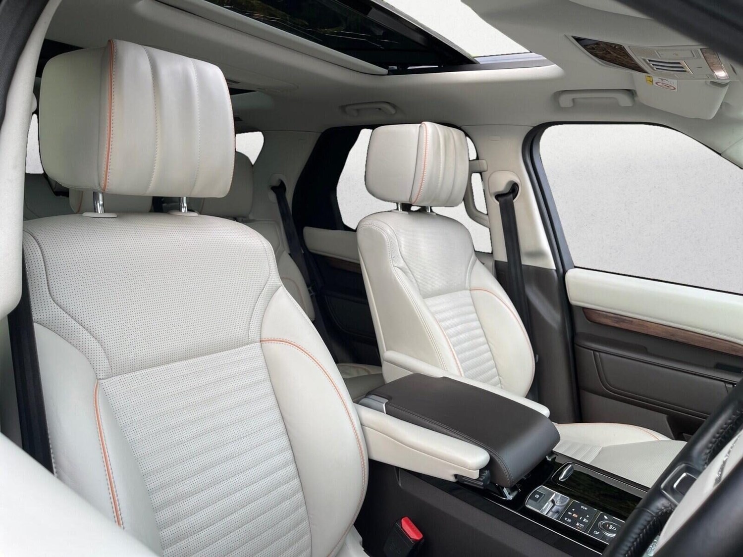 Used Land Rover Discovery 2018 for sale - 76392370: Photo 15