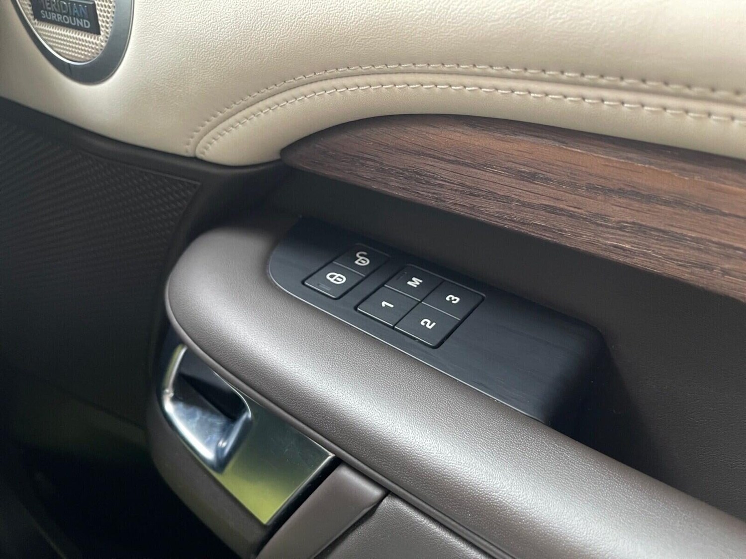 Used Land Rover Discovery 2018 for sale - 76392370: Photo 31