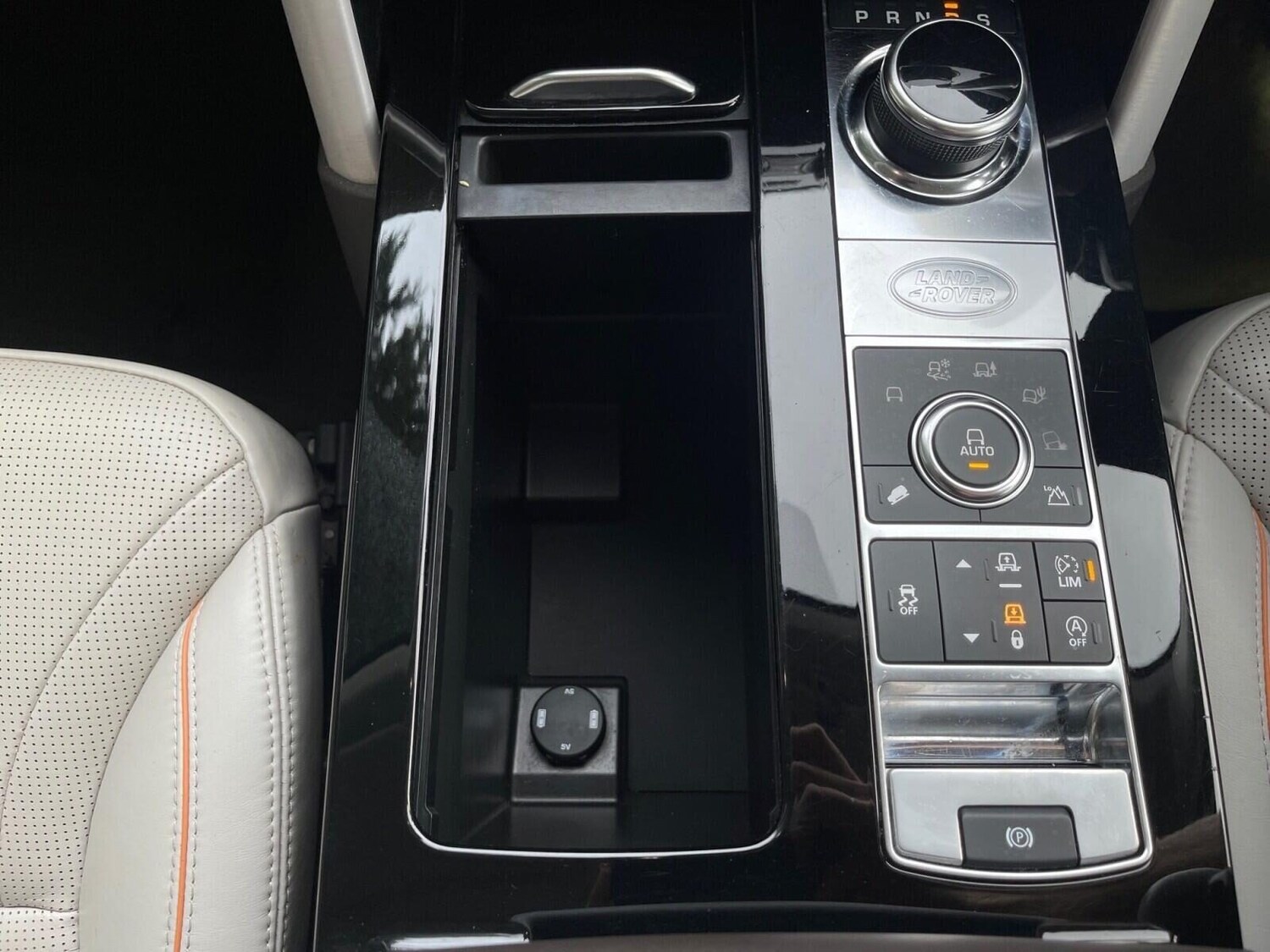 Used Land Rover Discovery 2018 for sale - 76392370: Photo 40