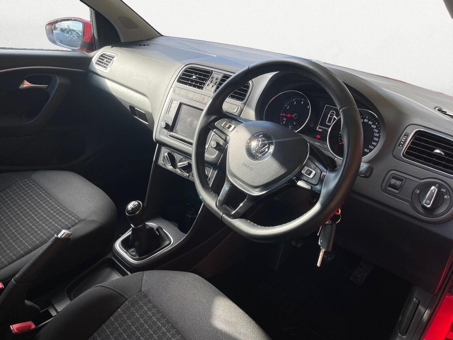 Used Volkswagen Polo 2015 for sale - 77349993: Photo 15