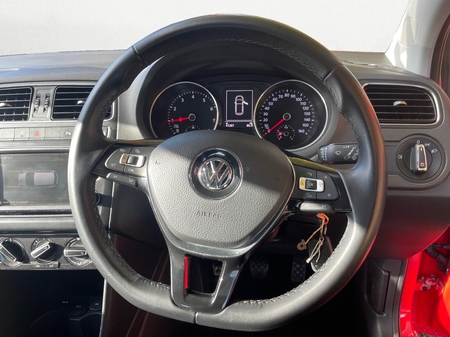 Used Volkswagen Polo 2015 for sale - 77349993: Photo 16
