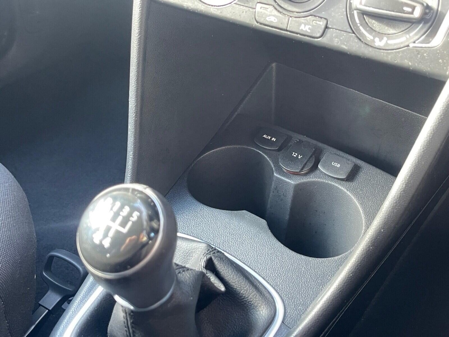 Used Volkswagen Polo 2015 for sale - 77349993: Photo 24