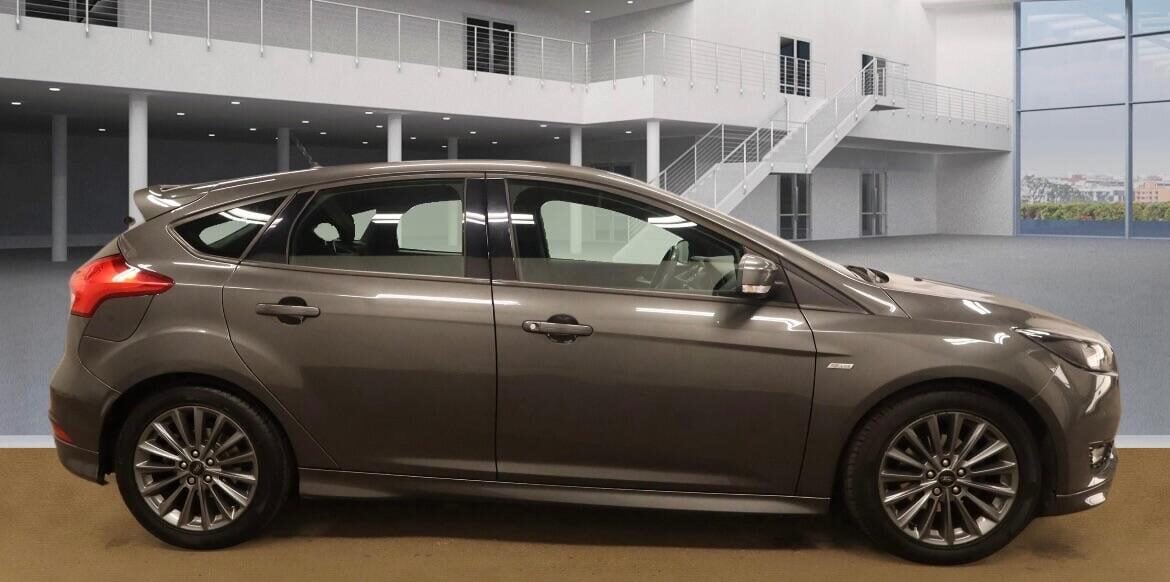 Used Ford Focus 2017 for sale - 78011055: Photo 5