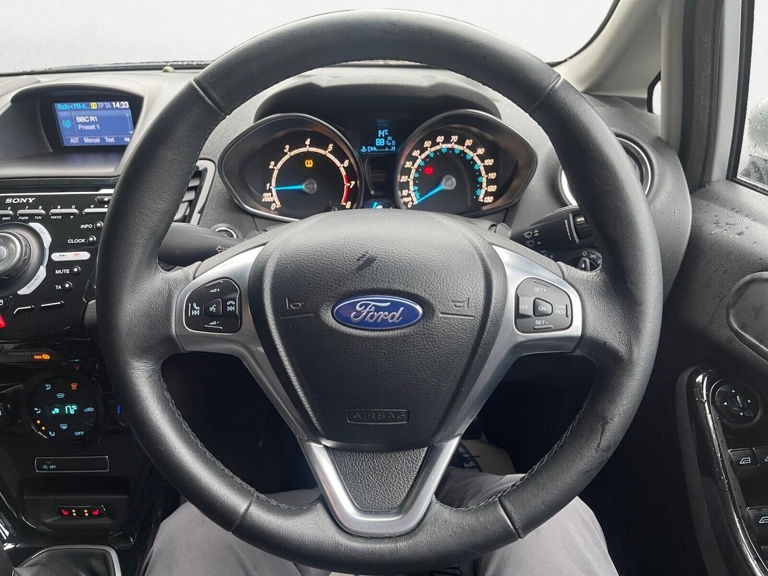 Used Ford Fiesta 2014 for sale - 76525669: Photo 12