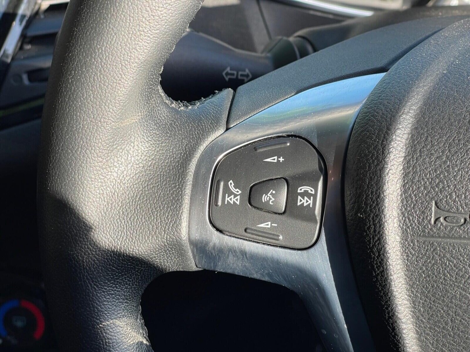 Used Ford Fiesta 2016 for sale - 76040303: Photo 25