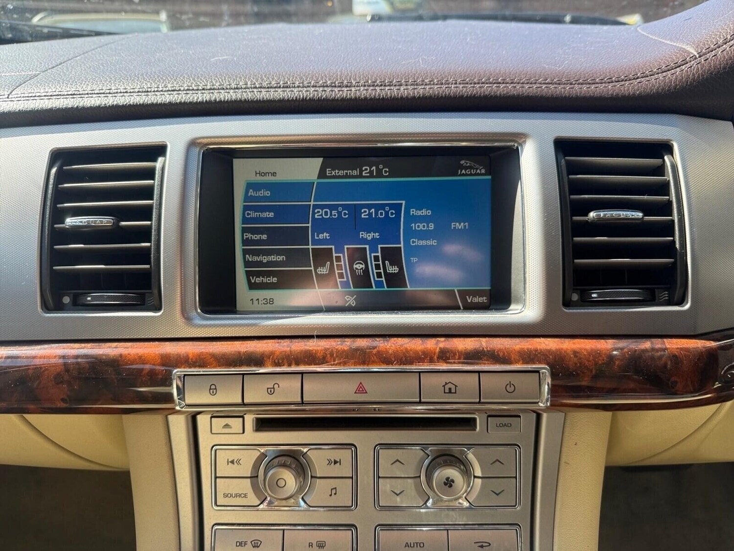 Used Jaguar XF 2011 for sale - 78164602: Photo 20