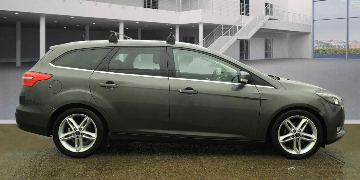 Used Ford Focus 2015 for sale - 77240239: Photo 3