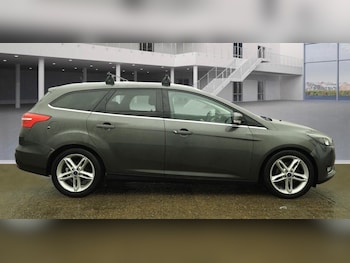 Used Ford Focus 2015 for sale - 77240239: Photo