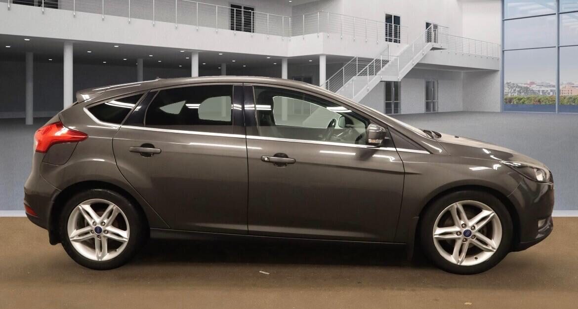 Used Ford Focus 2014 for sale - 76156949: Photo 3