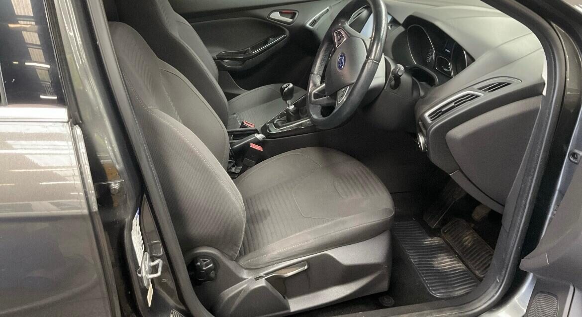 Used Ford Focus 2014 for sale - 76156949: Photo 5