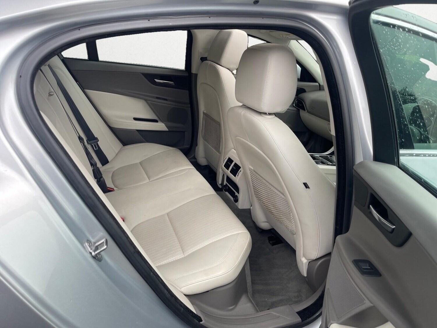 Used Jaguar XE 2015 for sale - 77501307: Photo 13