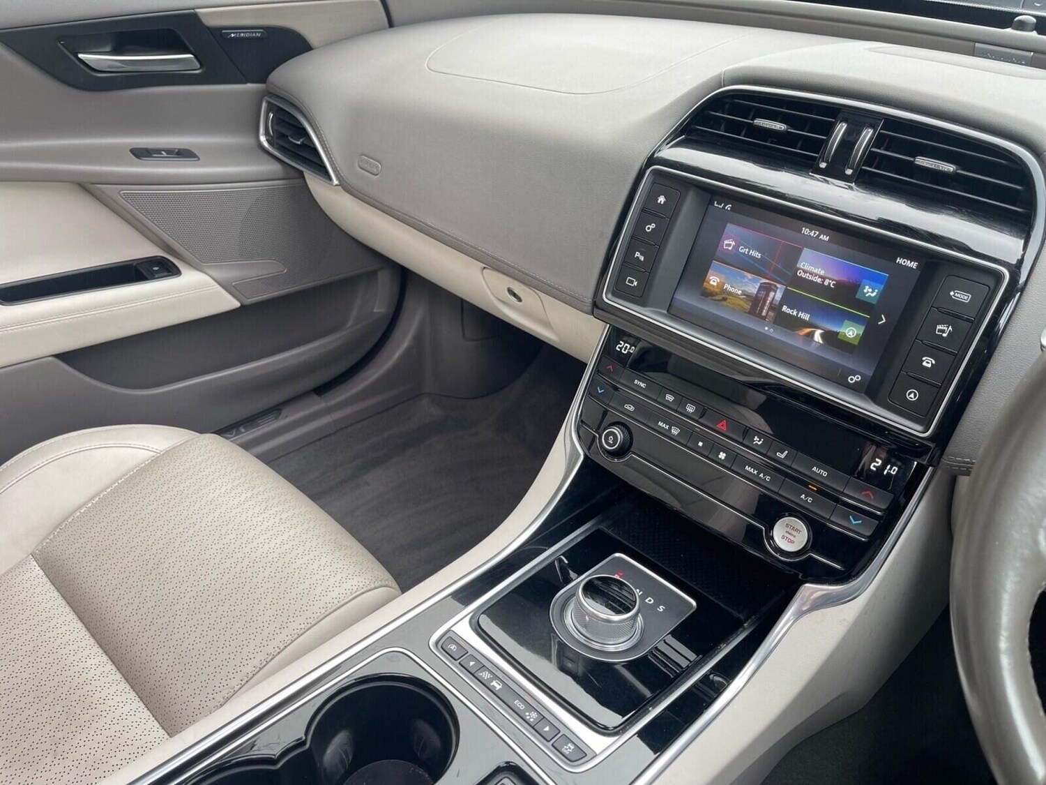 Used Jaguar XE 2015 for sale - 77501307: Photo 27