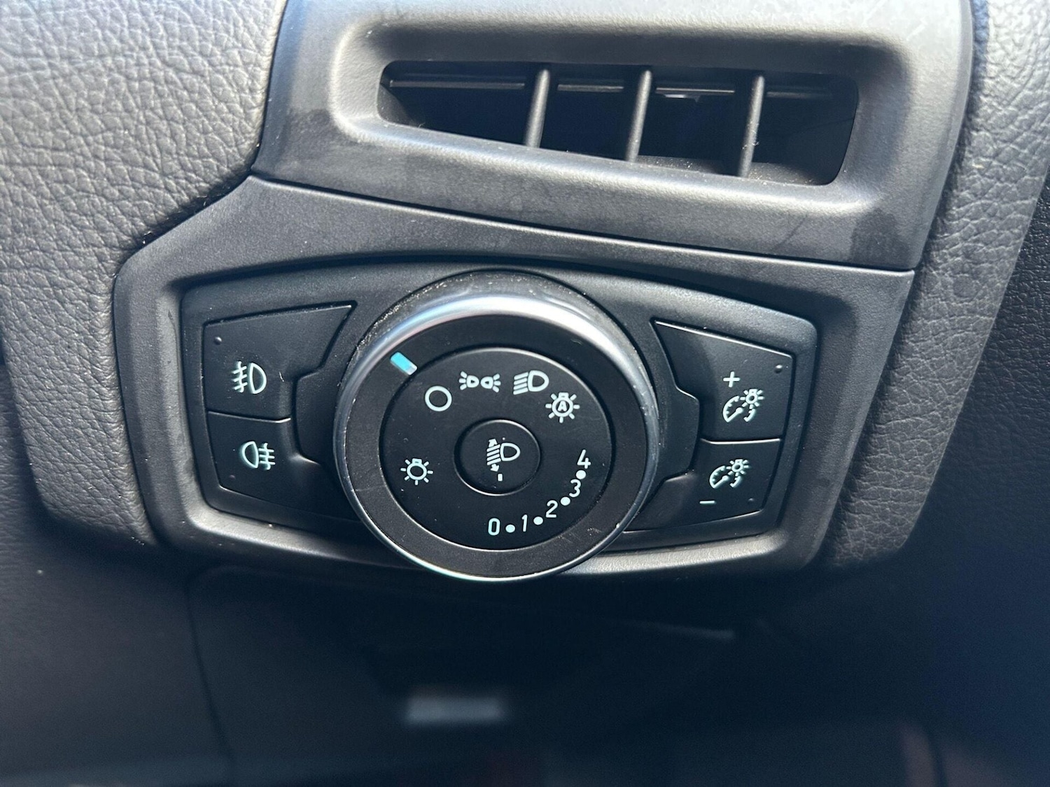 Used Ford Focus 2017 for sale - 77012327: Photo 17