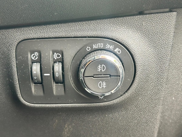 Used Vauxhall Corsa 2015 for sale - 74791071: Photo 19