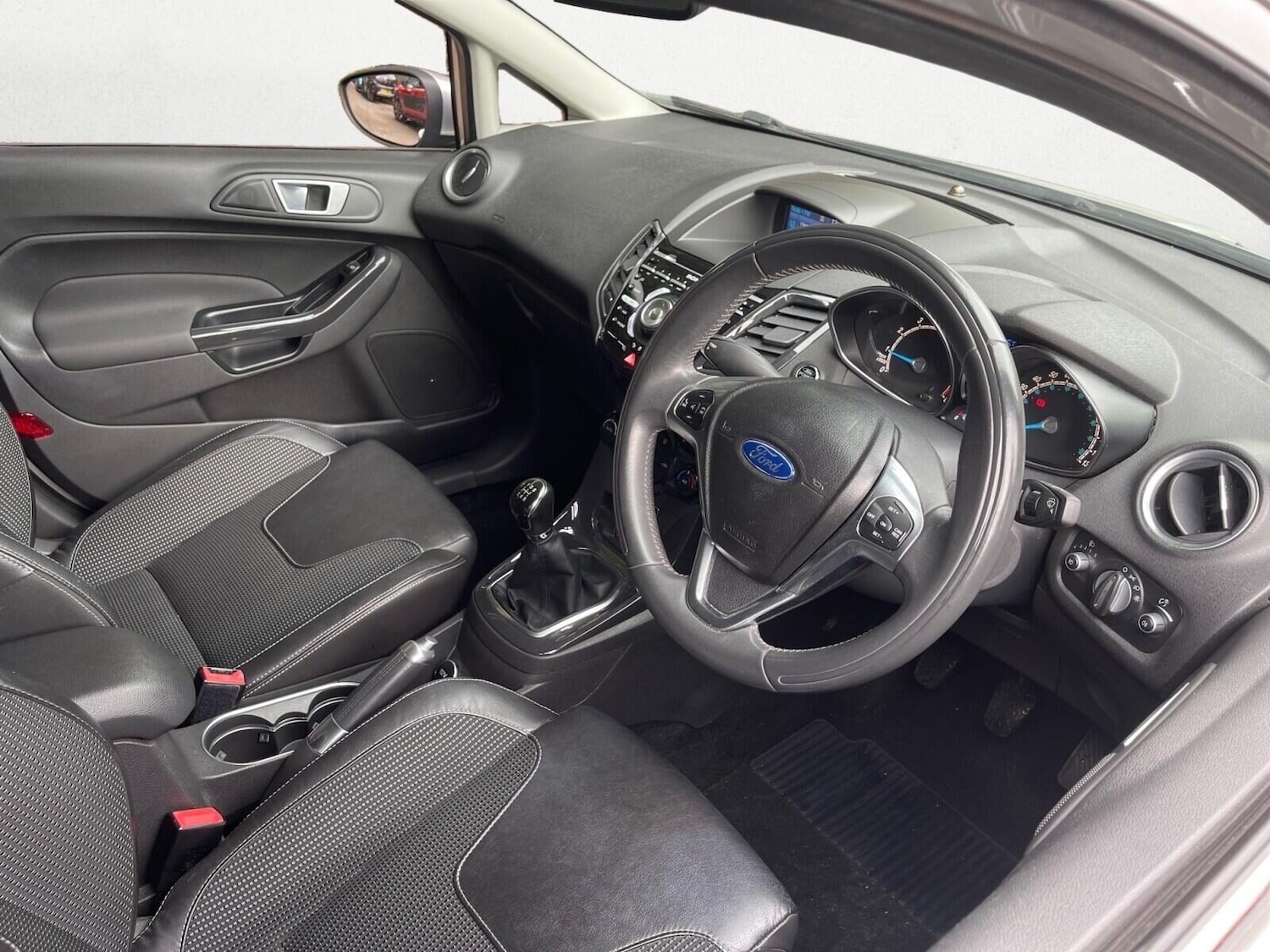 Used Ford Fiesta 2013 for sale - 76091271: Photo 11