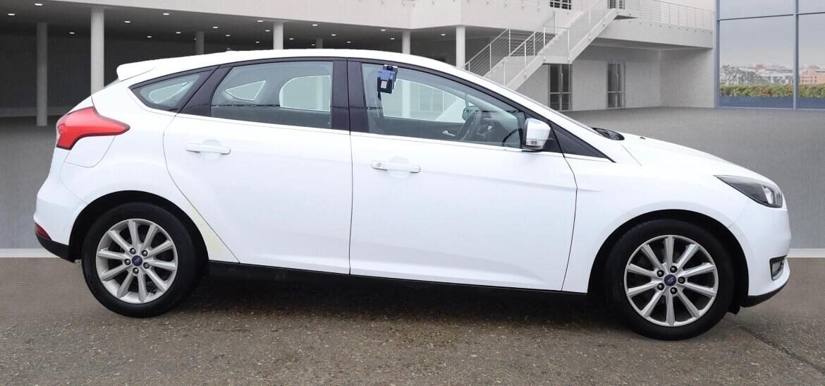 Used Ford Focus 2015 for sale - 76159749: Photo 3