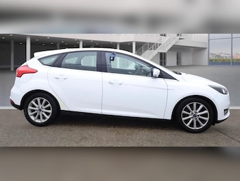 Used Ford Focus 2015 for sale - 76159749: Photo 3