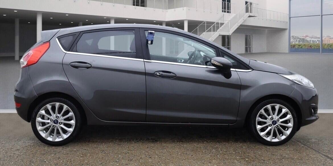 Used Ford Fiesta 2015 for sale - 77037169: Photo 2