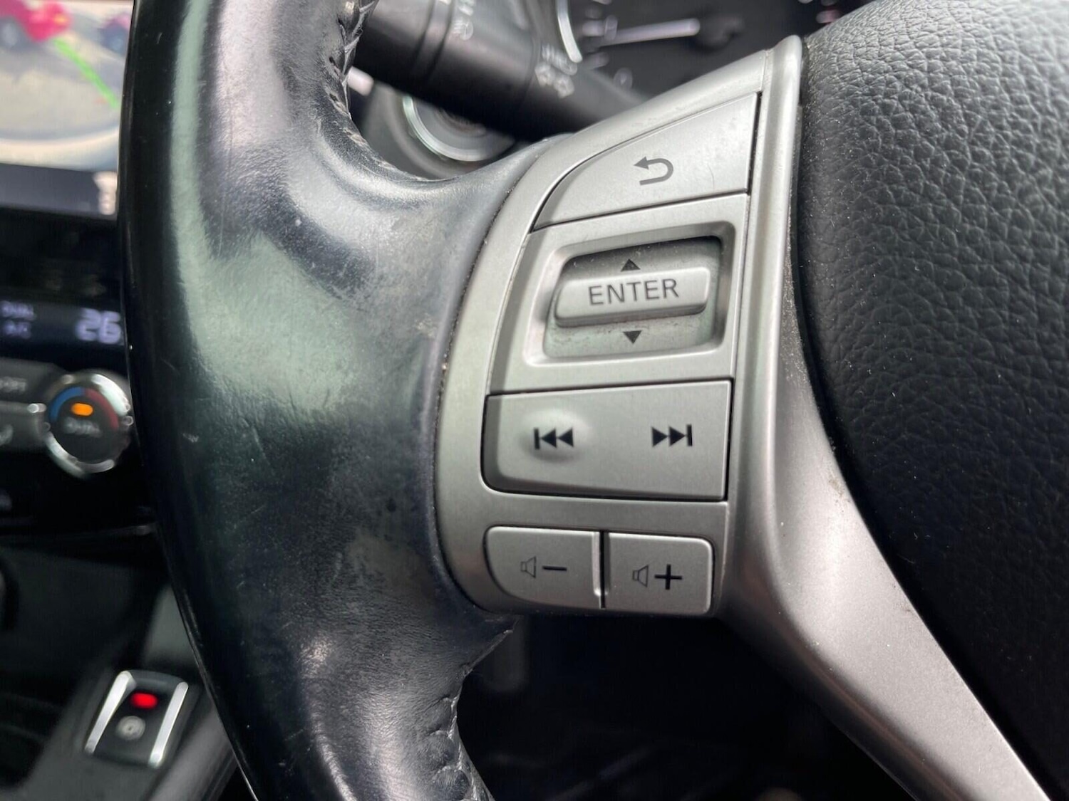 Used Nissan Qashqai 2014 for sale - 76037344: Photo 25