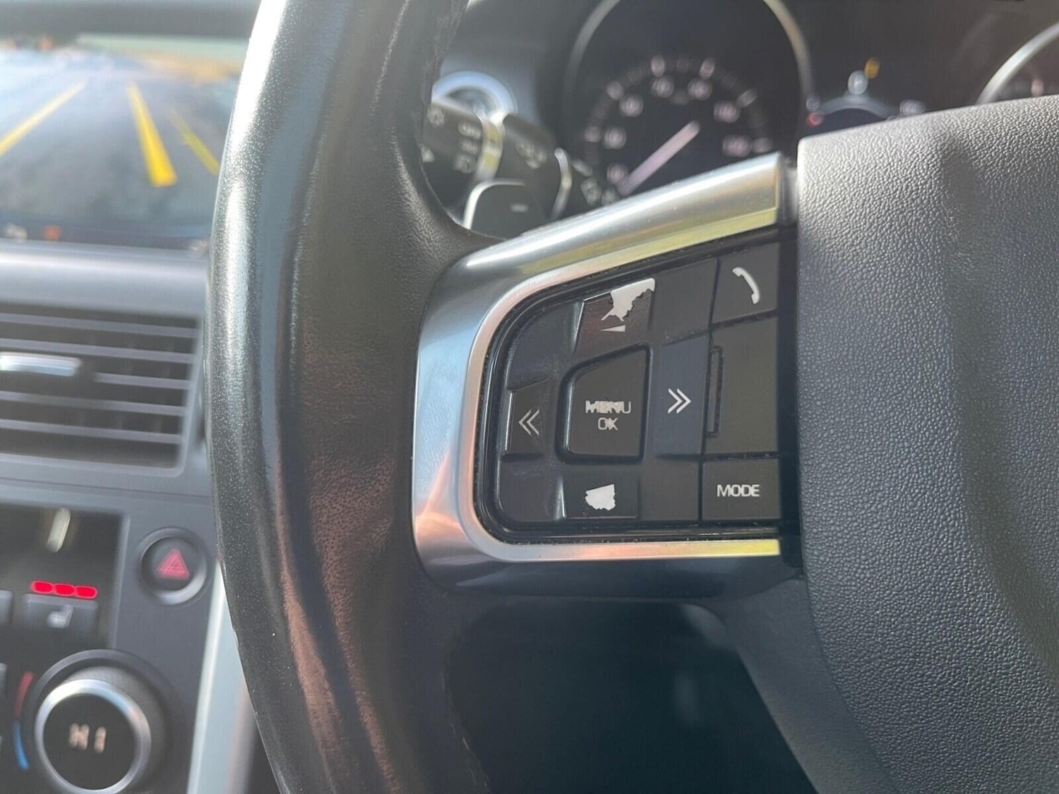 Used Land Rover Discovery Sport 2019 for sale - 77902668: Photo 16