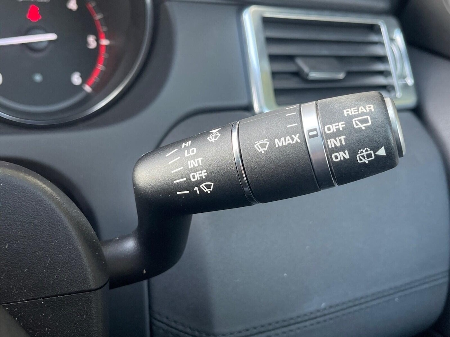 Used Land Rover Discovery Sport 2019 for sale - 77902668: Photo 24