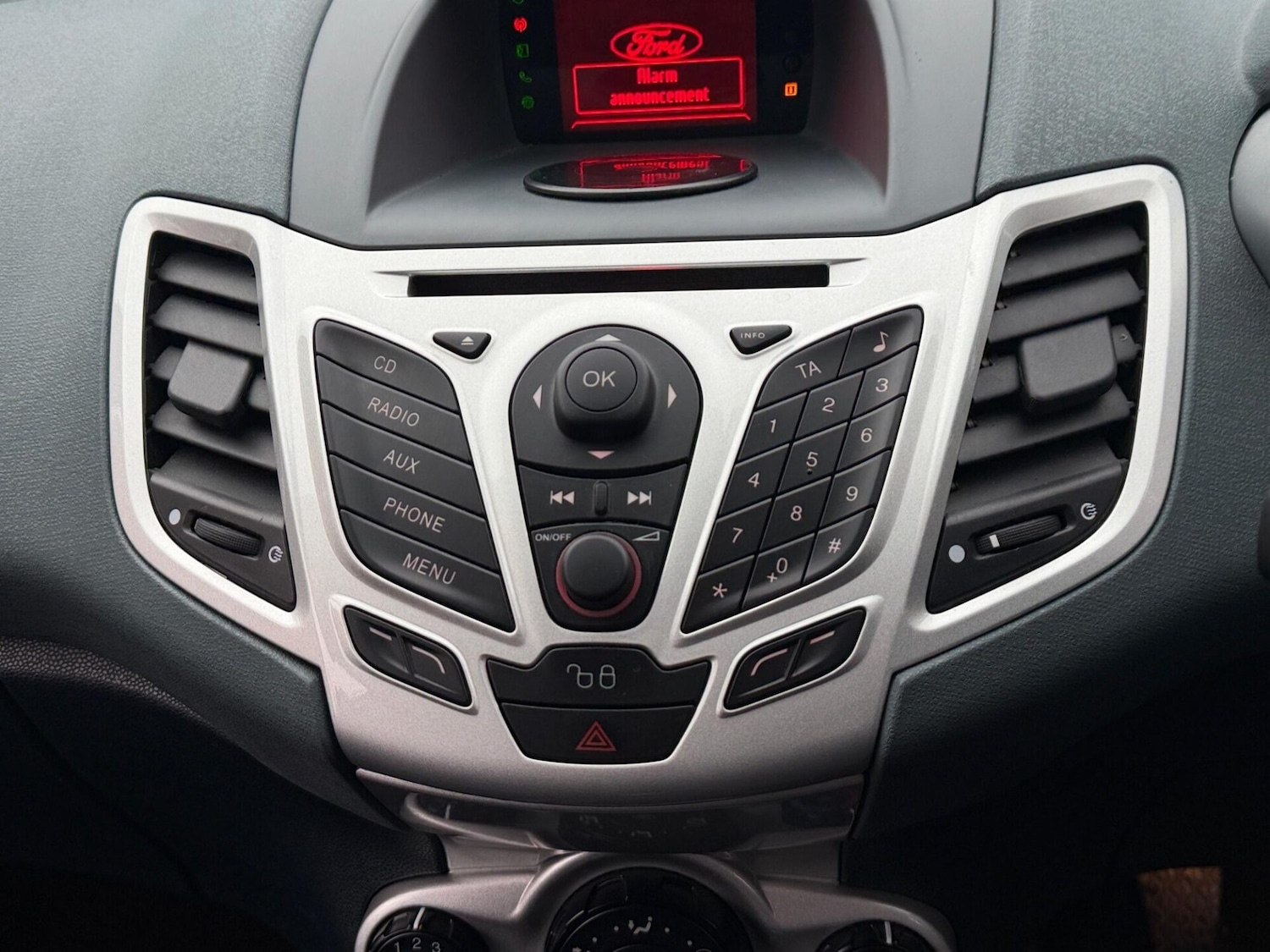 Used Ford Fiesta 2010 for sale - 77112984: Photo 18