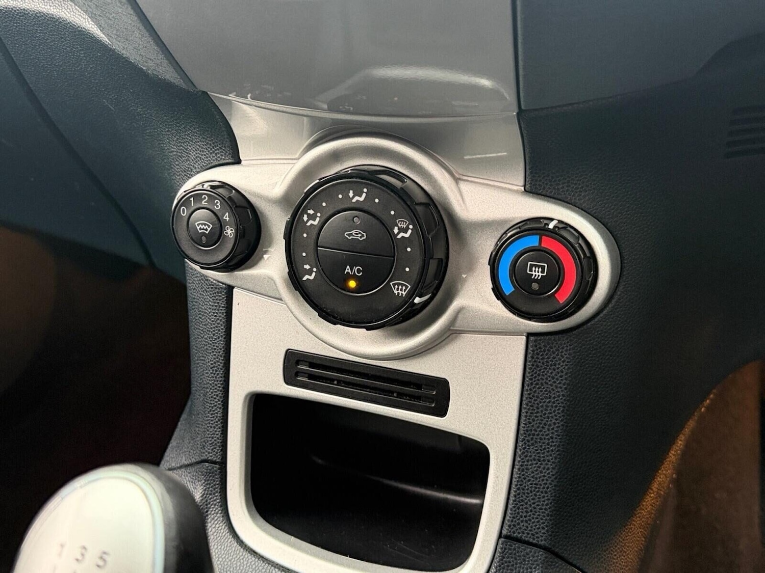 Used Ford Fiesta 2010 for sale - 77112984: Photo 23