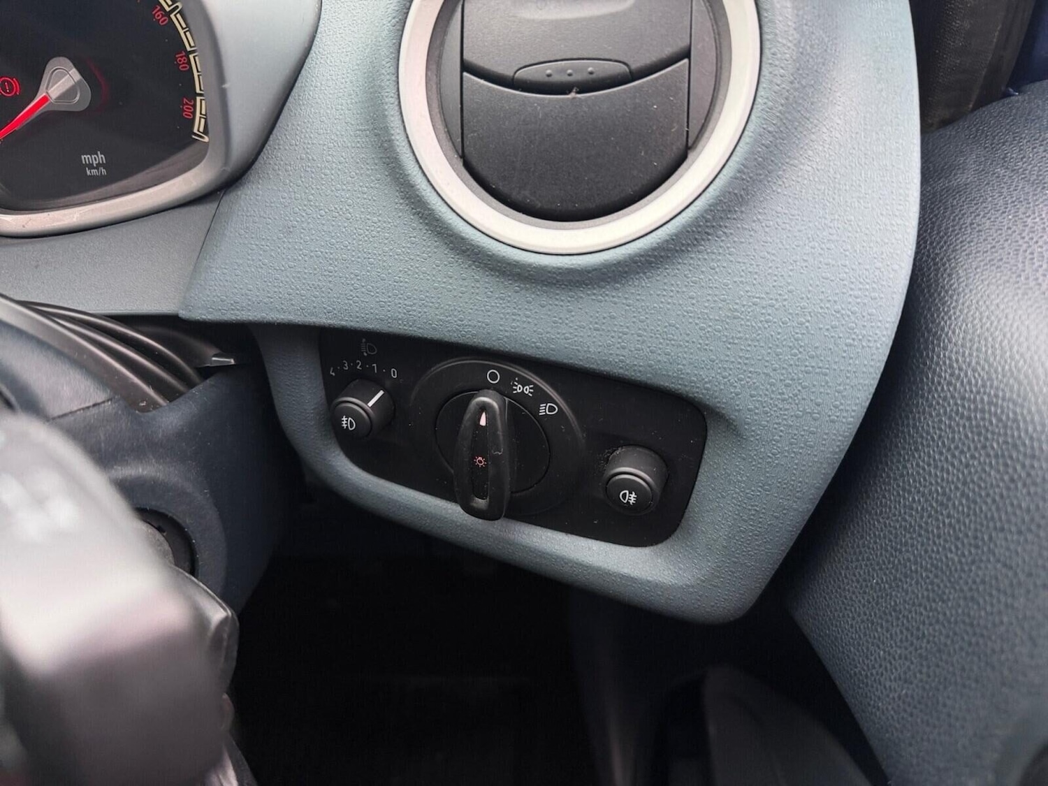 Used Ford Fiesta 2010 for sale - 77112984: Photo 27