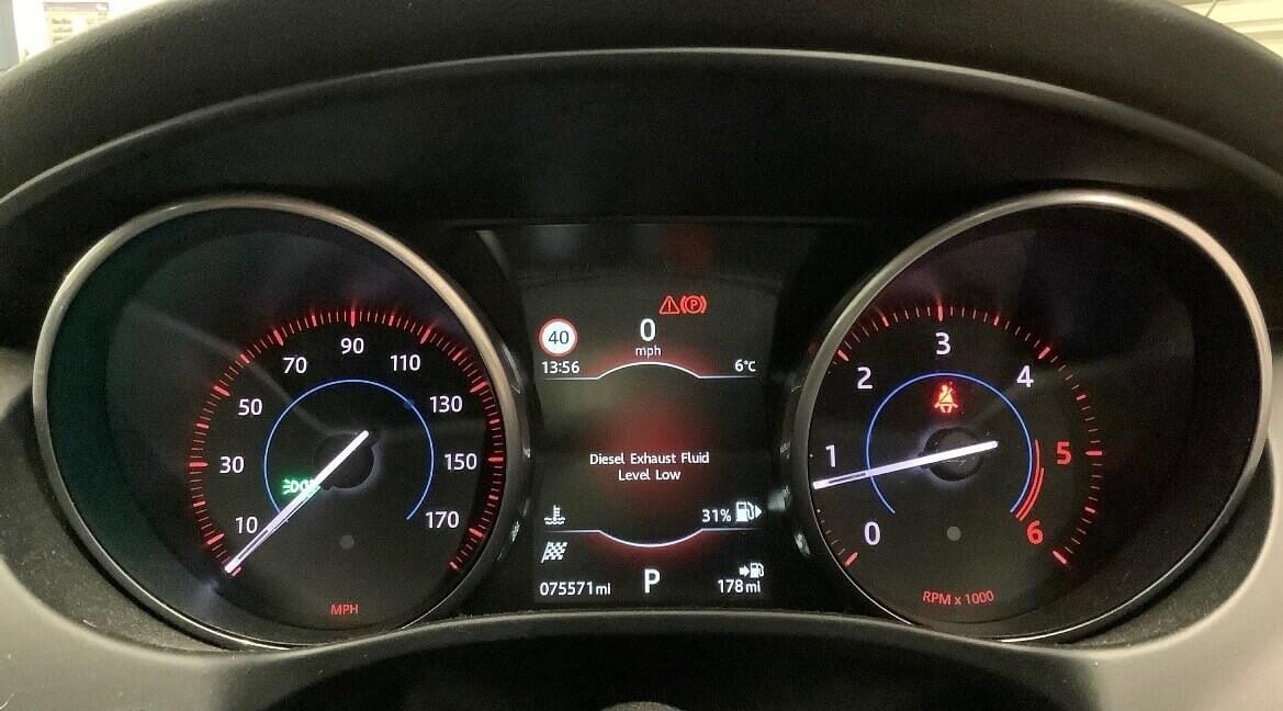 Used Jaguar XE 2016 for sale - 77530415: Photo 7