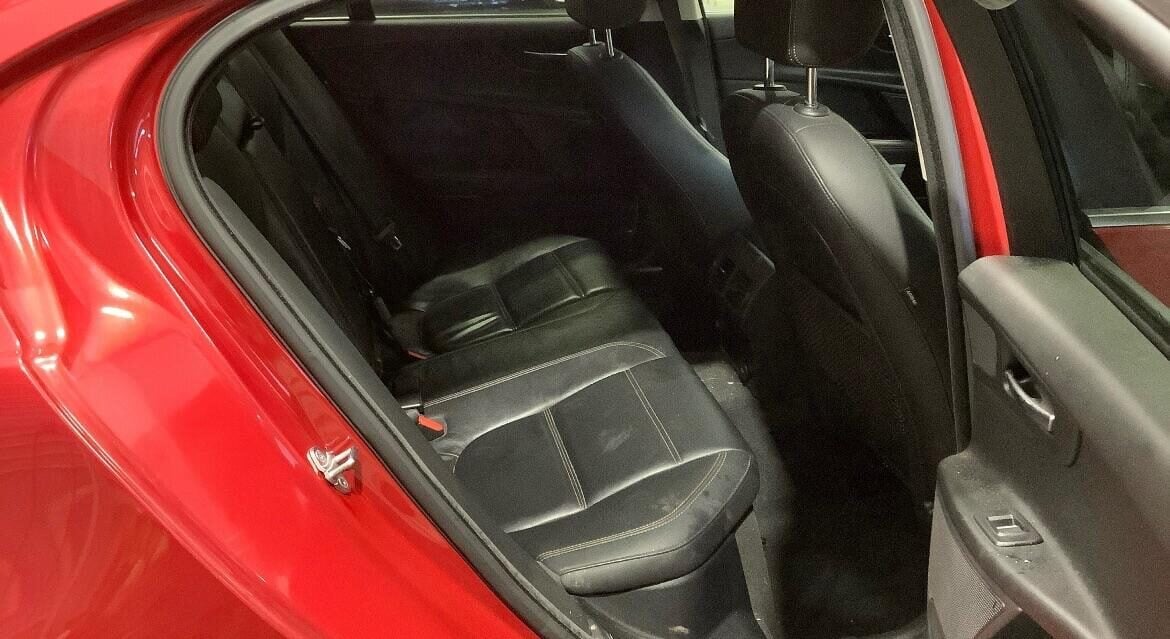 Used Jaguar XE 2016 for sale - 77530415: Photo 8