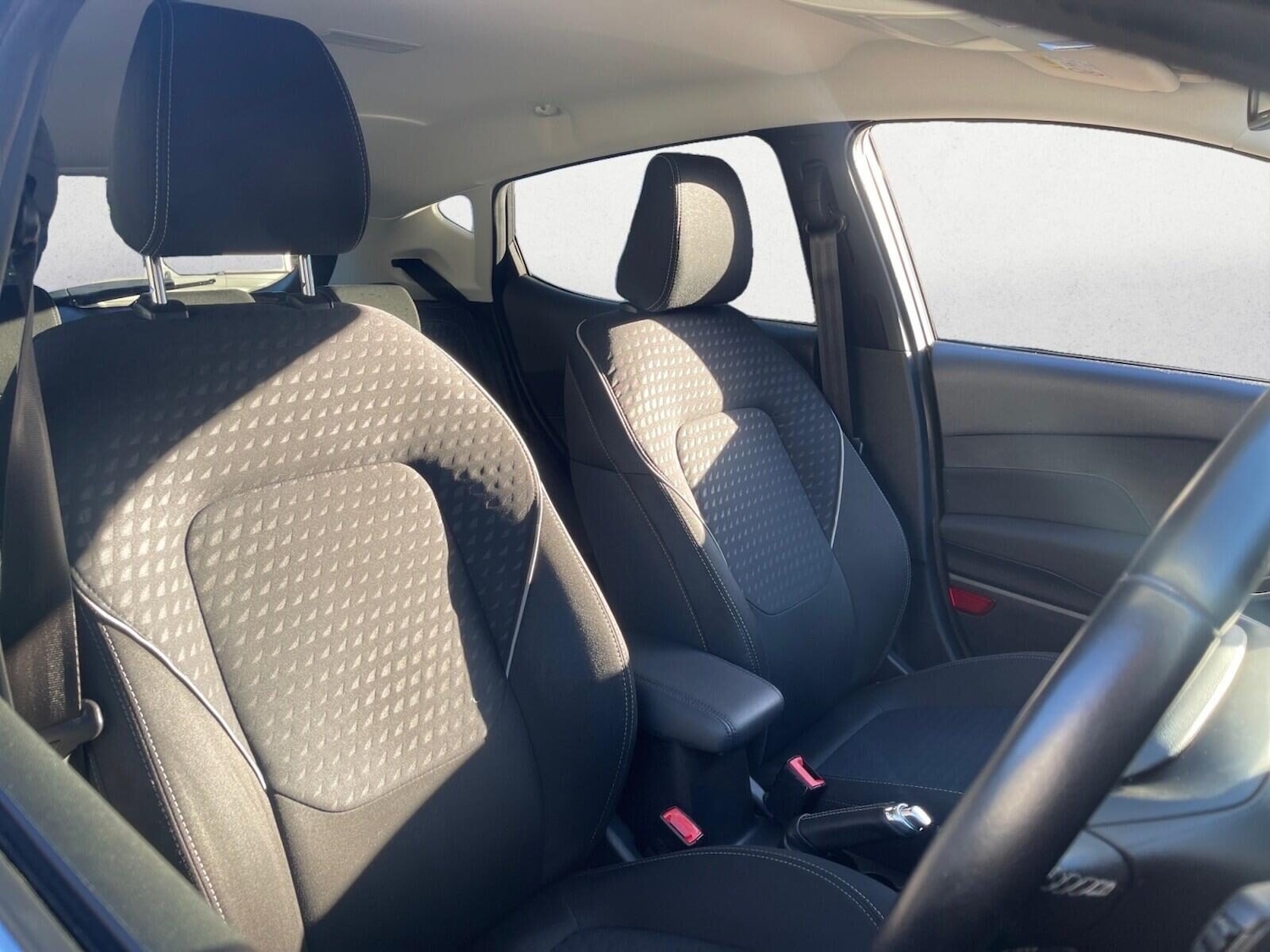 Used Ford Fiesta 2017 for sale - 76329824: Photo 14