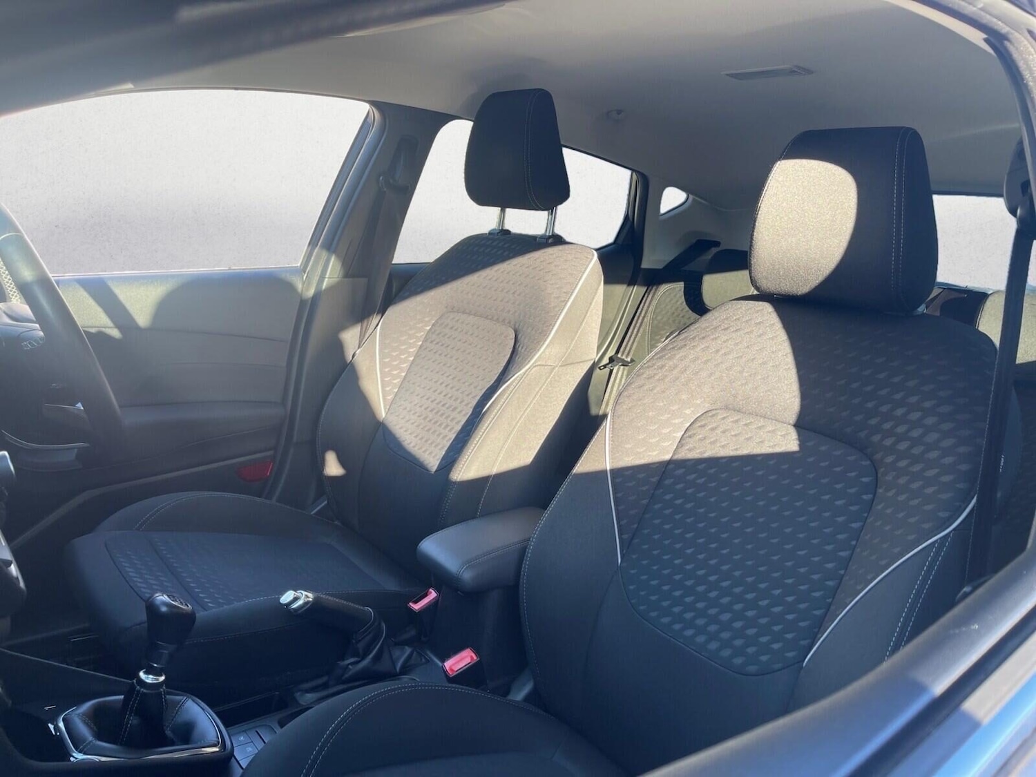 Used Ford Fiesta 2017 for sale - 76329824: Photo 15