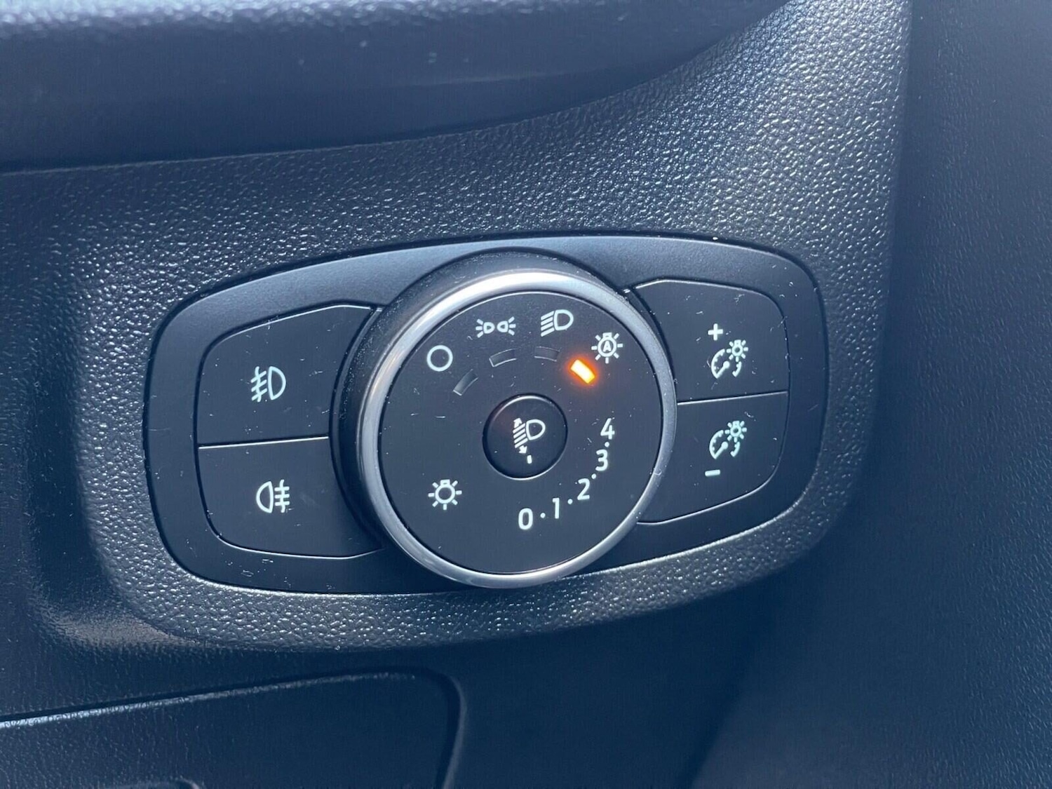 Used Ford Fiesta 2018 for sale - 75894576: Photo 28