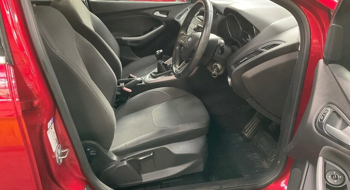 Used Ford Focus 2015 for sale - 76363148: Photo 5