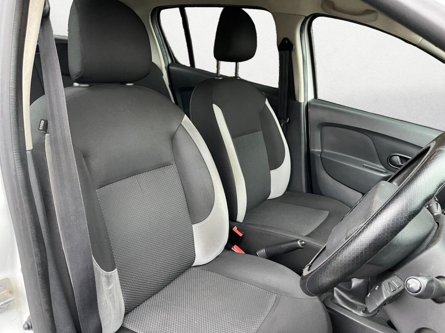 Used Dacia Sandero 2014 for sale - 77324612: Photo 8