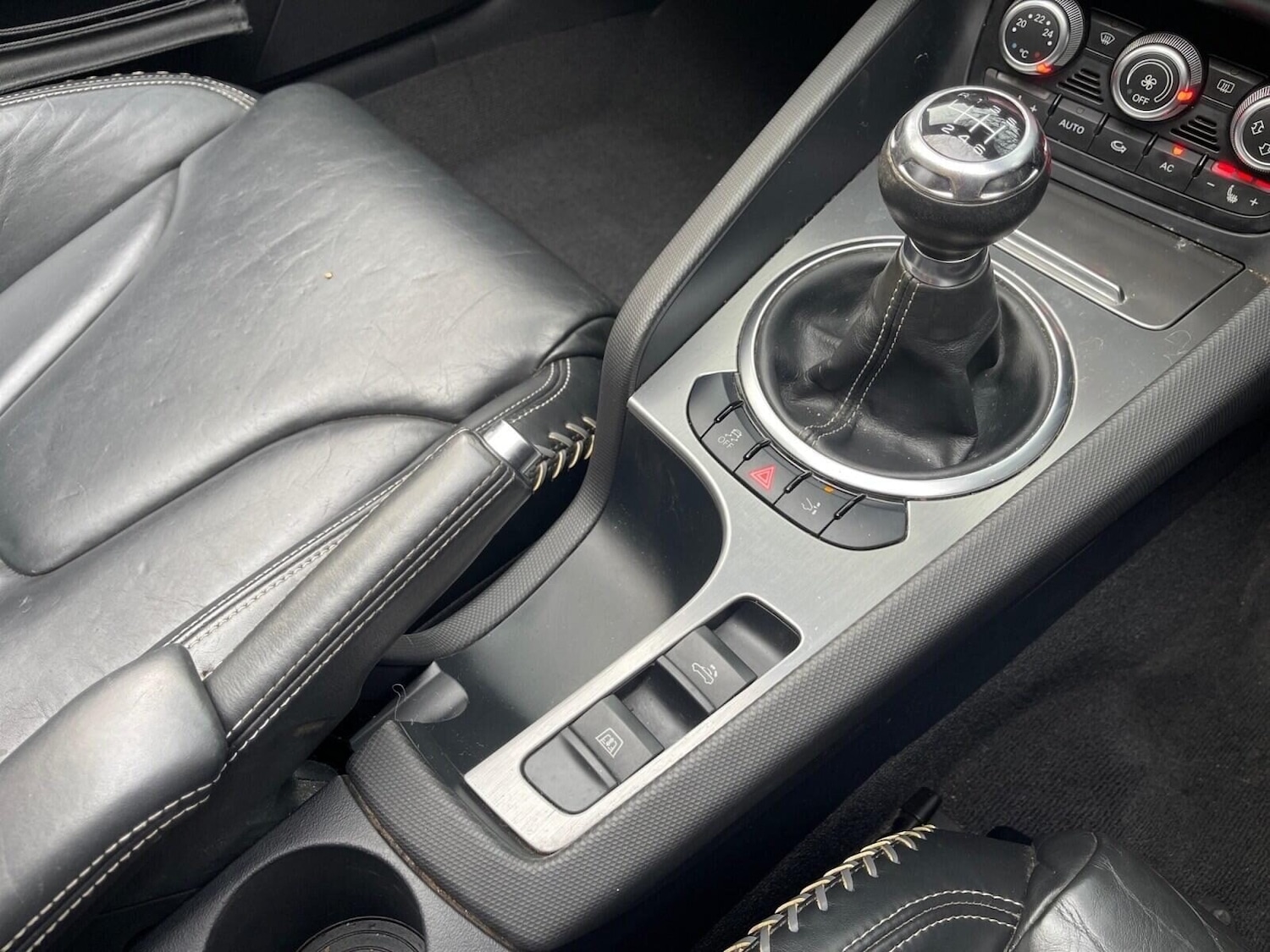 Used Audi TT 2011 for sale - 77663598: Photo 24