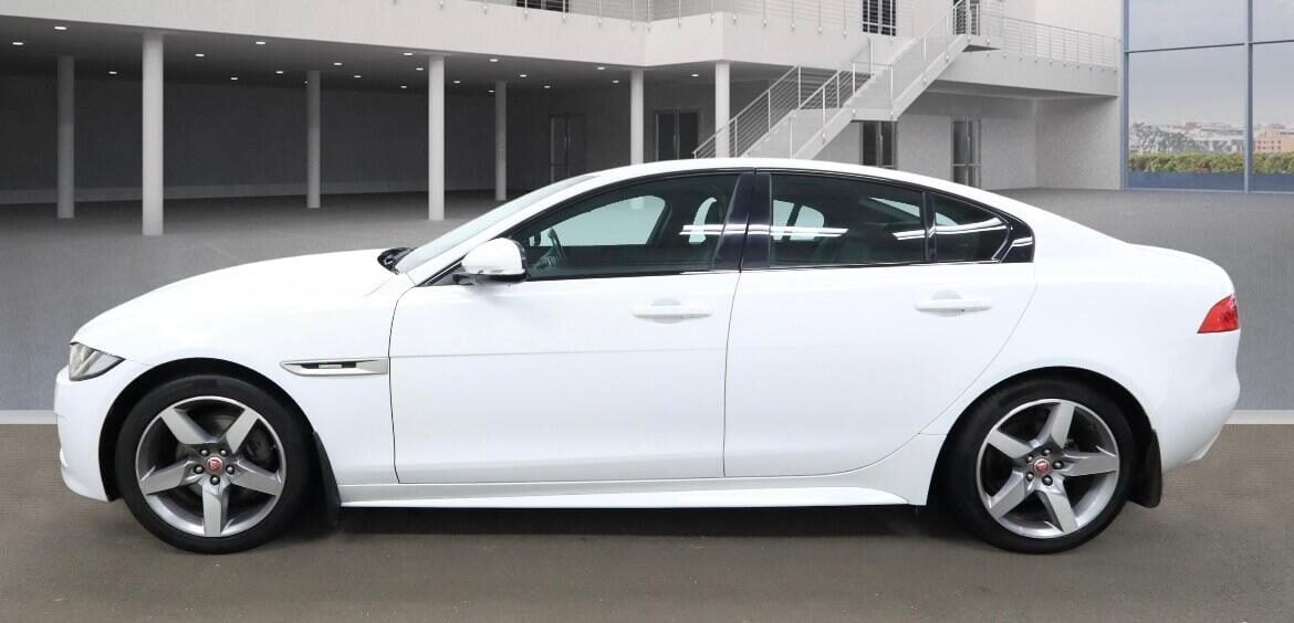 Used Jaguar XE 2016 for sale - 77980810: Photo 3
