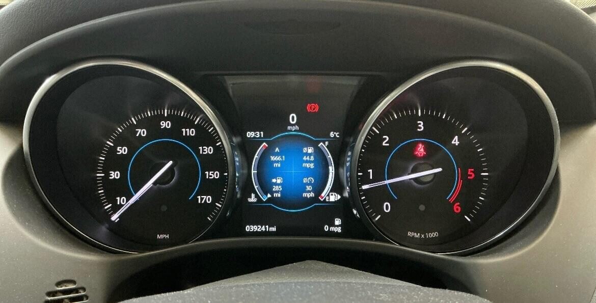 Used Jaguar XE 2016 for sale - 77980810: Photo 7