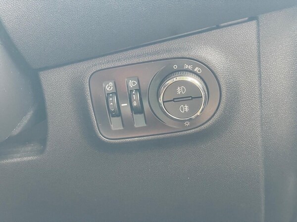 Used Vauxhall Corsa 2015 for sale - 75470045: Photo 27