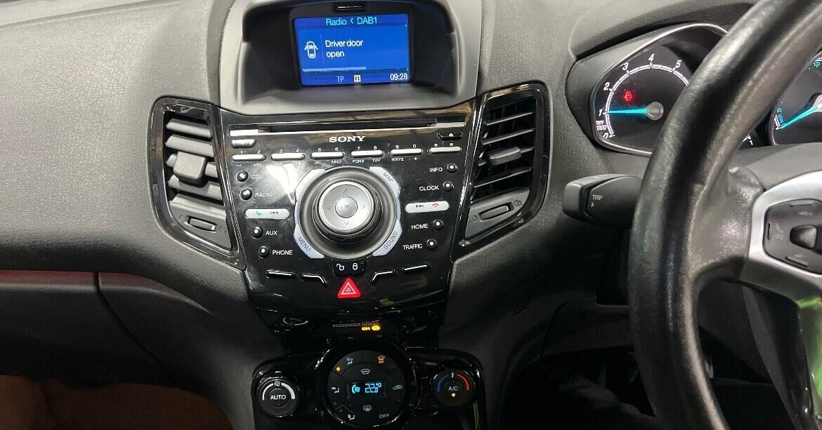 Used Ford Fiesta 2017 for sale - 76352354: Photo 7