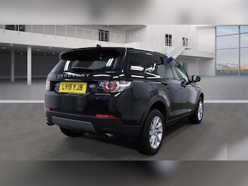 Used Land Rover Discovery Sport 2019 for sale - 77649953: Photo