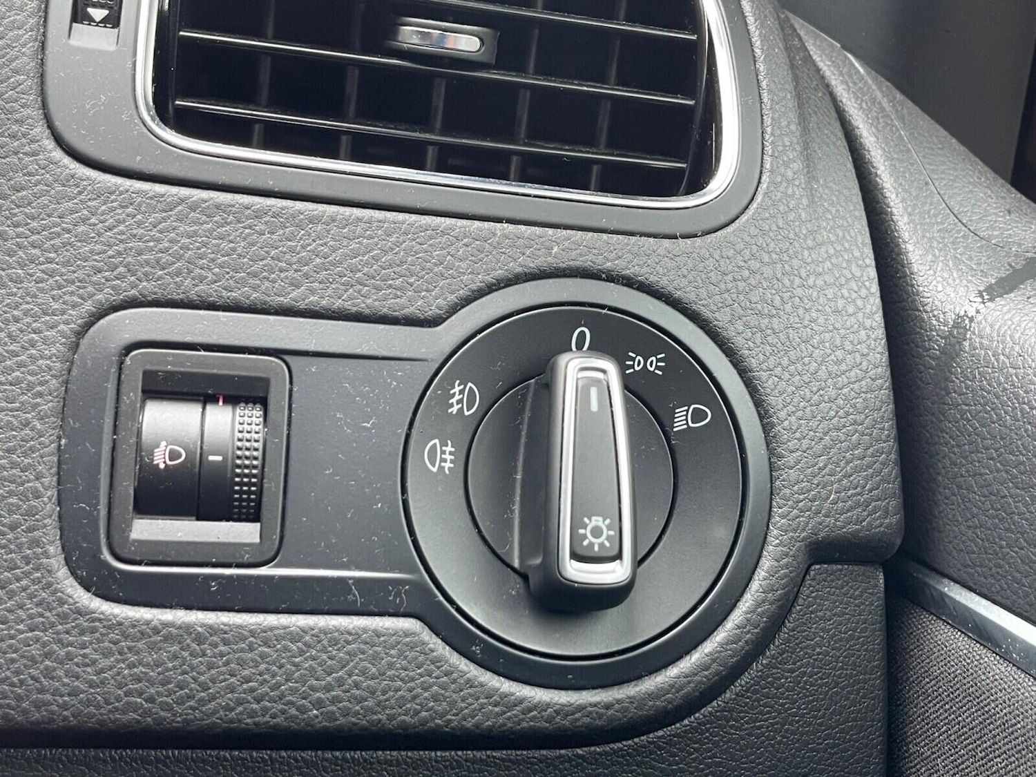 Used Volkswagen Polo 2016 for sale - 77663600: Photo 27