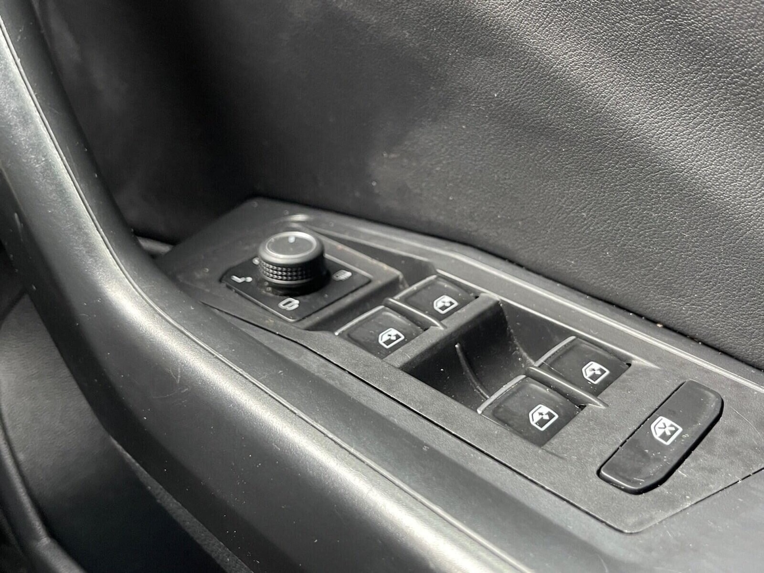 Used Volkswagen T-Roc 2021 for sale - 77602147: Photo 21