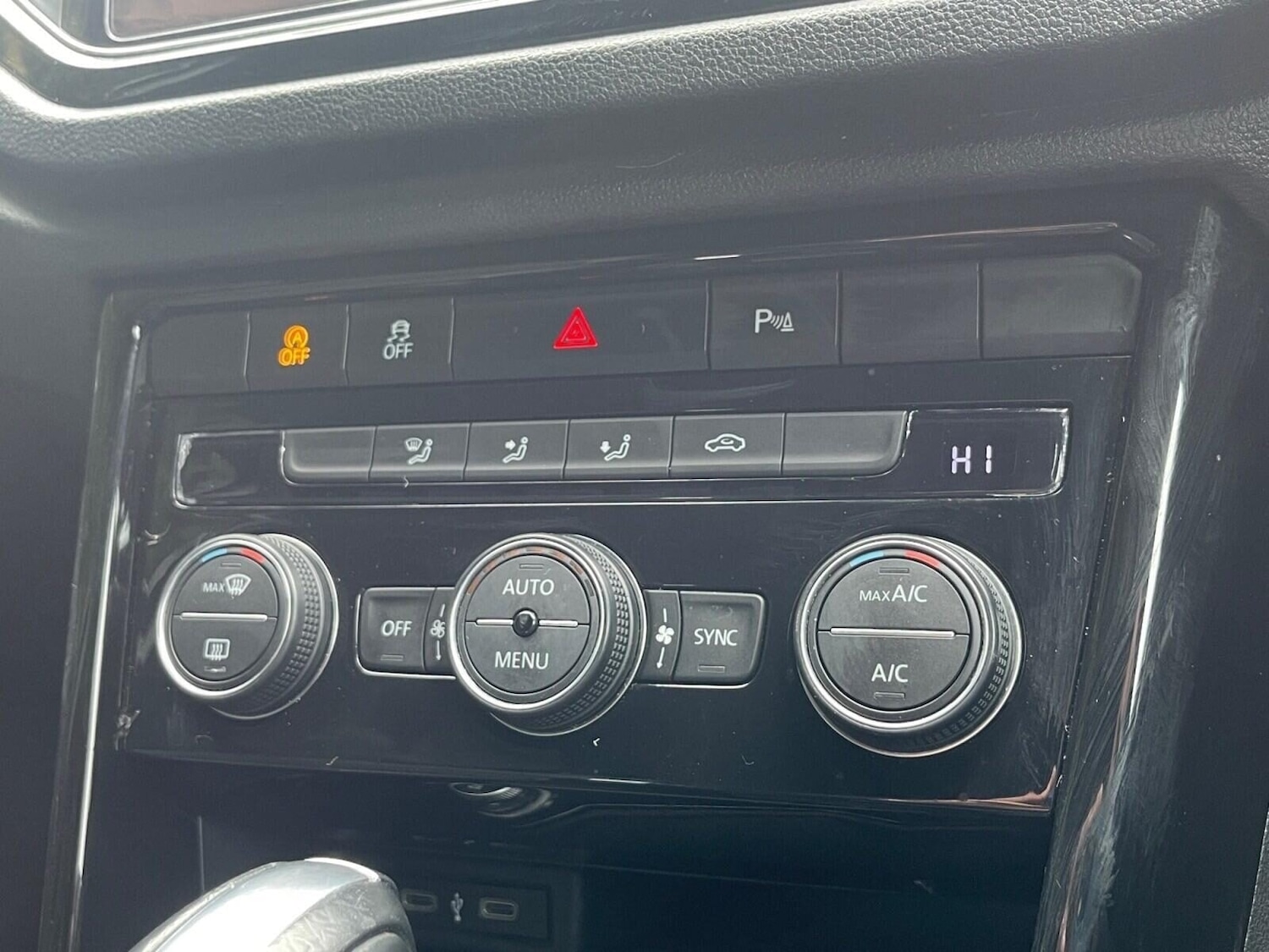 Used Volkswagen T-Roc 2021 for sale - 77602147: Photo 30