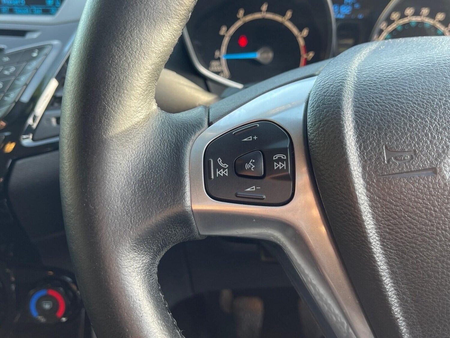 Used Ford Fiesta 2013 for sale - 76541386: Photo 19